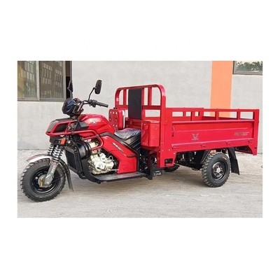 Driewieler met een benzinemotor en een zijwagen in Pakistan Makkelijk te bedienen en onderhouden