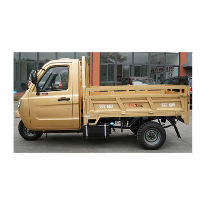 Gesloten benzine vracht driewieler met een stootgewicht van 500 kg of meer en een motor van 1000 W